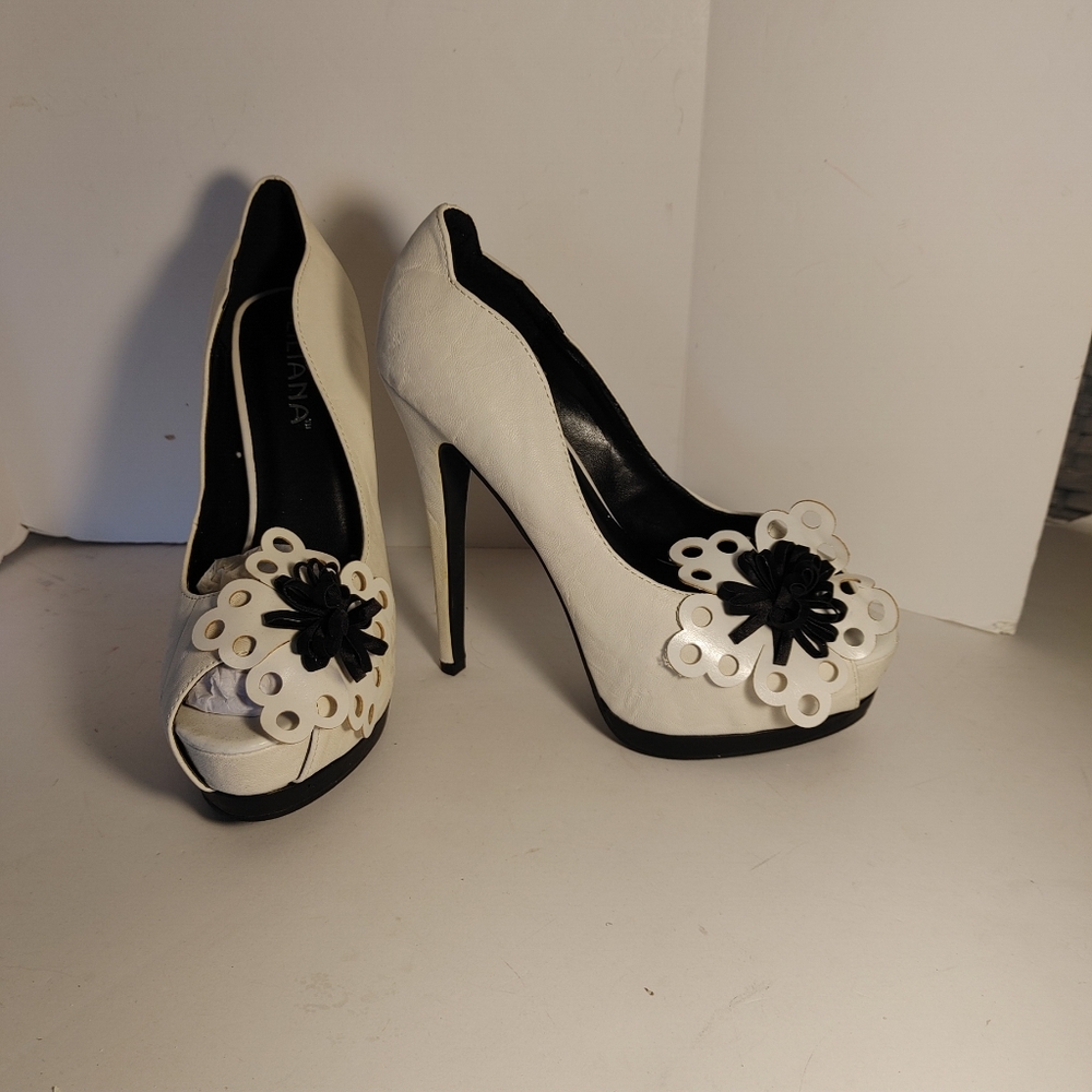 Ladies Cream with Bow Platform Stiletto Heels Size 8 Shoes